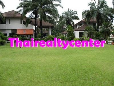 ขายที่ดินพร้อมบ้าน เงียบ สงบ ร่มรื่น มีสนามหญ้ากว้าง ใกล้เซ็นทรัลลาดพร้าว